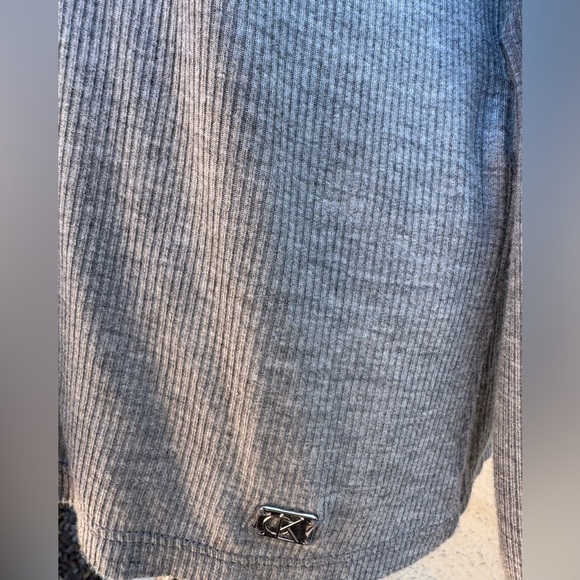Calvin Klein Gray Long Sleeve Ribbed Jersey Top. NWT. Size- XL - Picture 6 of 9